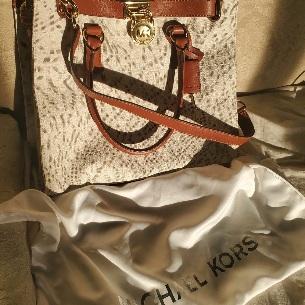 Large Michael Kors MK LOGO Satchel in Cream